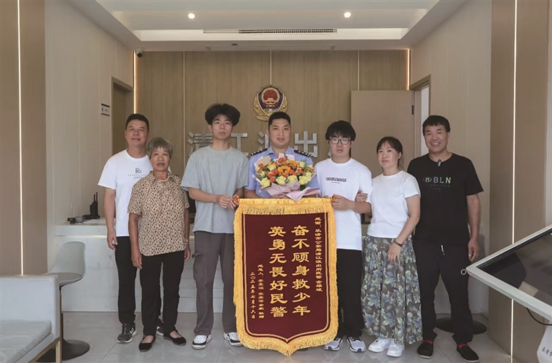 “3號球衣英雄”成熱詞